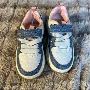 Oshkosh Bgosh girl sneakers size 7